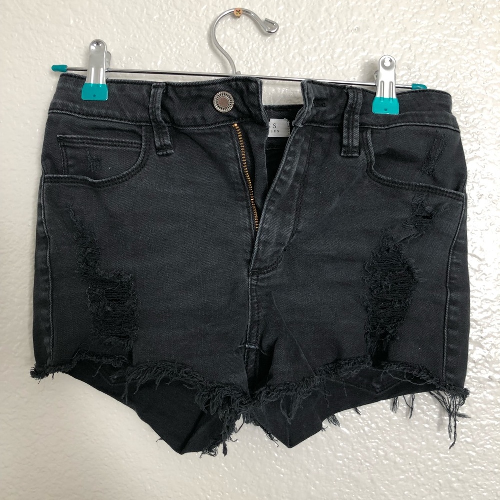 Black denim shorts - distressed